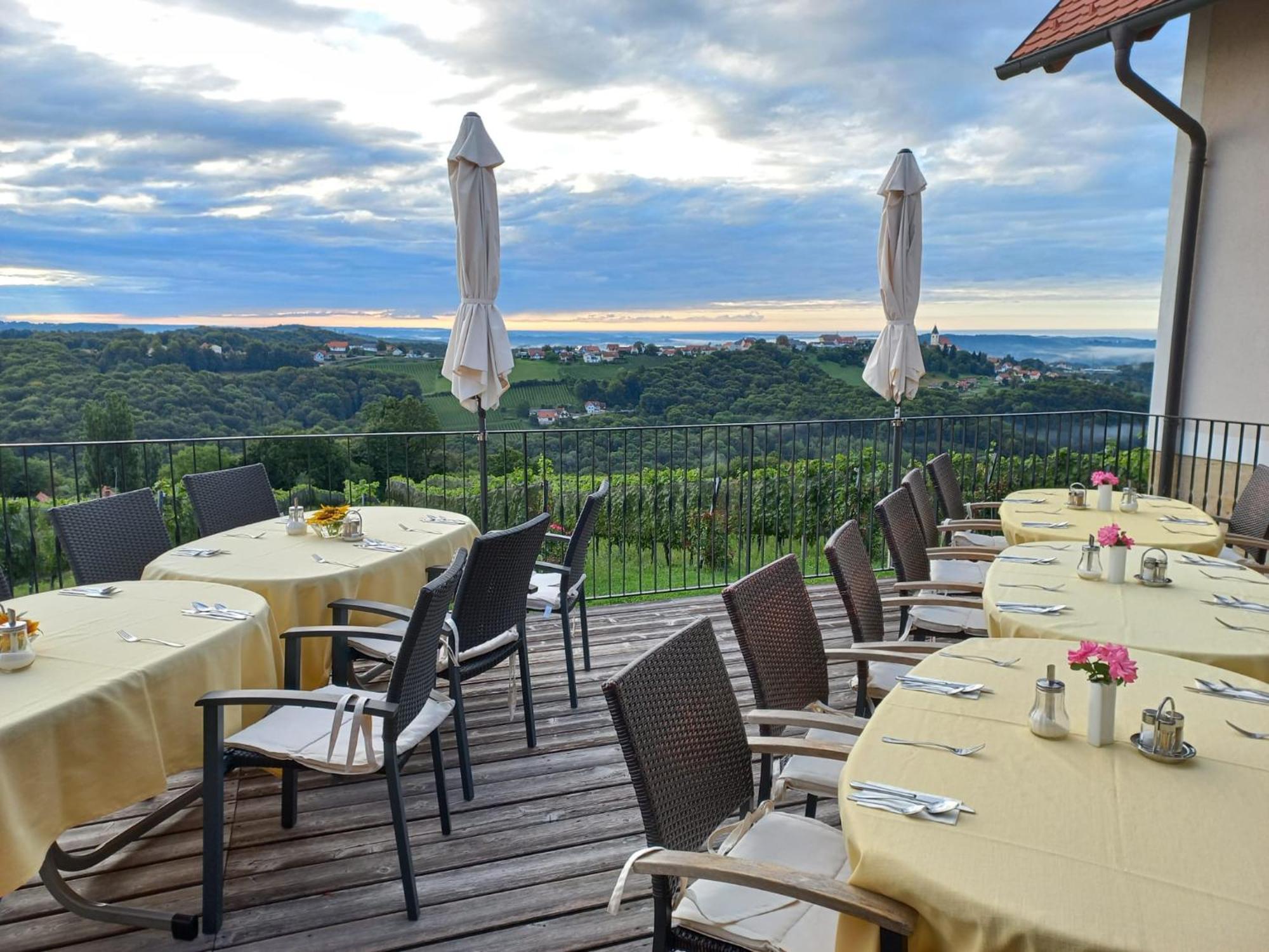 Winzerzimmer Scharl Sankt Anna am Aigen Exterior photo